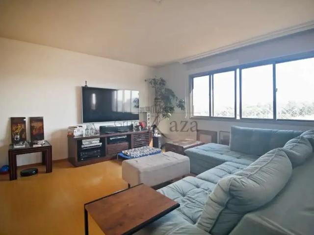 Apartamento para Locação em São Paulo/SP Jardim Europa 4 Quartos