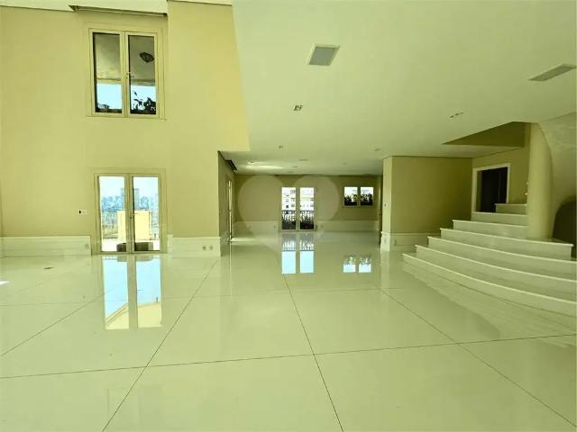 Apartamento para Locação em São Paulo/SP Jardim Europa 5 Quartos