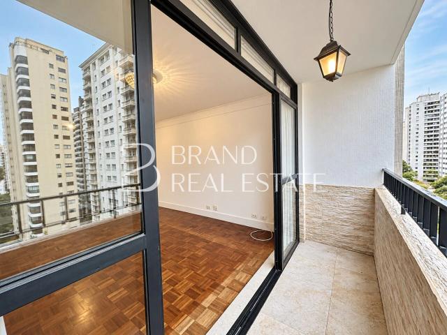 Apartamento para Locação em São Paulo/SP Moema 3 Quartos