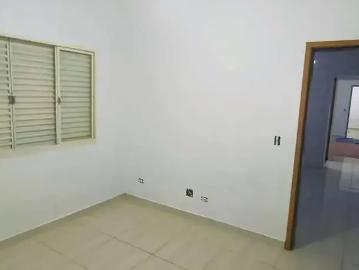 Rua Lucas Fernandes Pinto, Praça Ferrúcio Tolesi