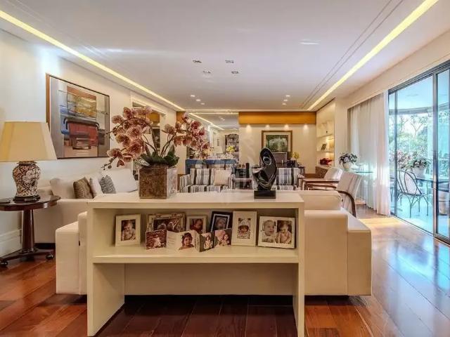 Apartamento para Locação em São Paulo/SP Santo Amaro 4 Quartos