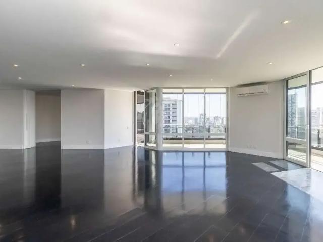 Apartamento para Locação em São Paulo/SP Santo Amaro 5 Quartos