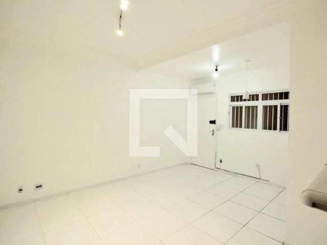 Apartamento para Locação em Santos/SP Gonzaga 2 Quartos