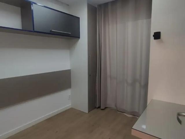 Apartamento para locação mobiliado todo equipado com eletrodomésticos e um acabamento refinado com móveis de alta qualidade