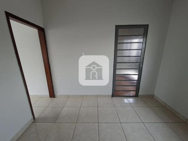Apartamento para locação no bairro Osvaldo Rezende