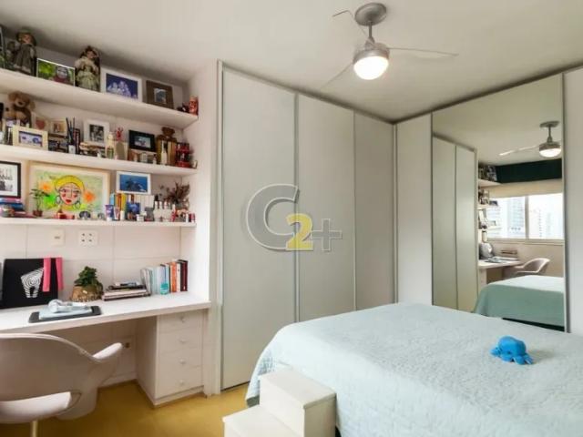 Apartamento para locação no Jardim Paulista com 3 quartos, sendo 1 suíte e 3 vagas