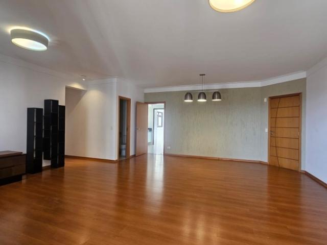 Apartamento para Locação, São José dos Campos / SP, bairro Jardim Esplanada, sendo 3 suítes, 3 vagas de garagem, área total 157 m²