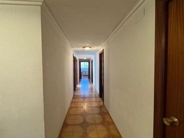 Apartamento para reformar en el centro del Piles