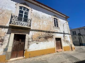 Apartamento T1 para ser remodelado totalmente, Borba