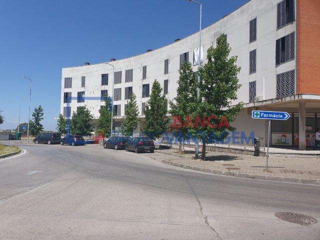 Apartamento T2 com 110 m2 situado em Alhos Vedros Moita