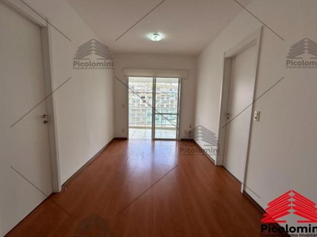 Apartamento para Venda no Centro de 49m² com 1 suíte, sala 2 ambientes com varanda, cozinha com plan