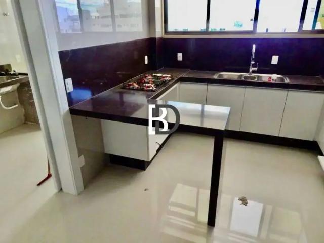 Apartamento para Venda em Macaé/RJ Praia do Pecado 4 Quartos