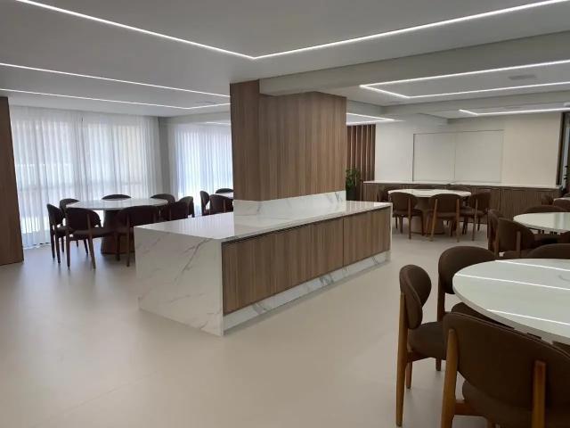 Apartamento para Venda em Maringá/PR Zona 04 1 Quartos