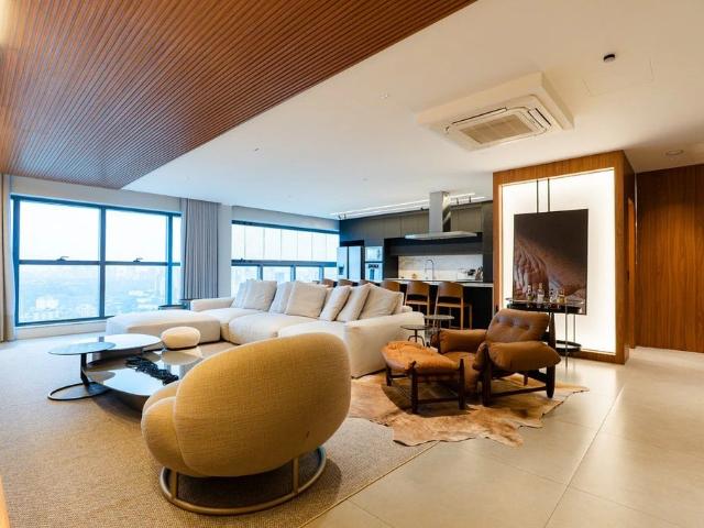 Apartamento para Venda em Maringá/PR Zona 08 3 Quartos