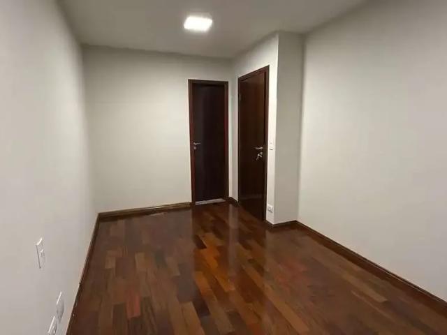 Apartamento para Venda em Maringá/PR Zona 7 4 Quartos