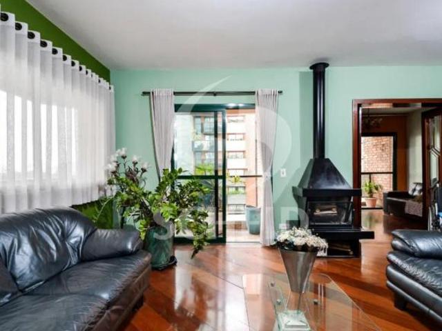 Apartamento para venda em Moema com 4 quartos, sendo 3 suítes, 222m²