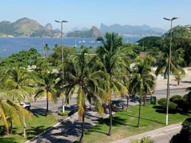Apartamento para Venda em Niterói/RJ São Francisco 2 Quartos
