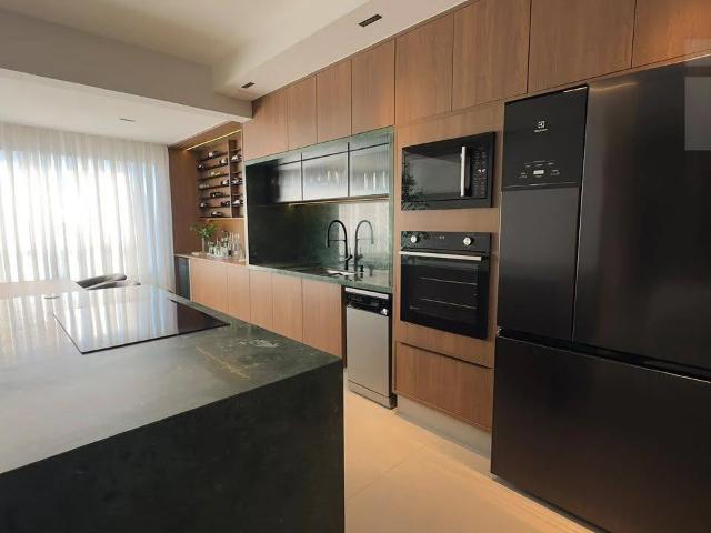 Apartamento para Venda em Aparecida/SP Centro 3 Quartos