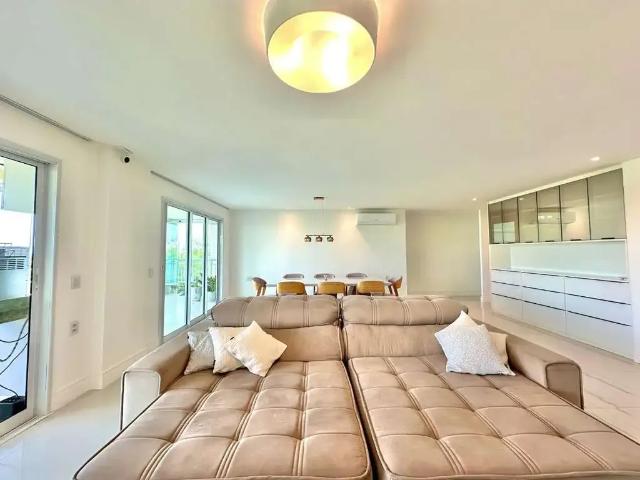 Apartamento para Venda em Aquiraz/CE Porto das Dunas 5 Quartos