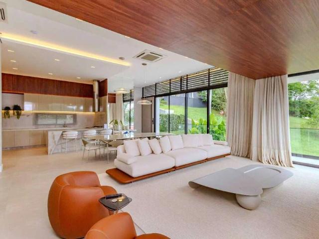 Apartamento para Venda em Balneário Camboriú/SC Barra 4 Quartos