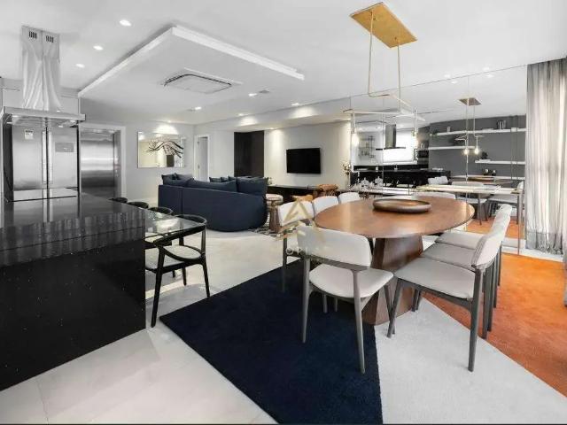 Apartamento para Venda em Balneário Camboriú/SC Centro 4 Quartos