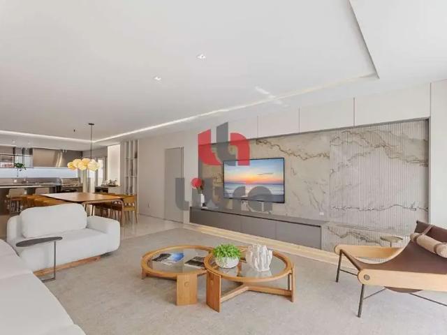 Apartamento para Venda em Balneário Camboriú/SC Centro 4 Quartos