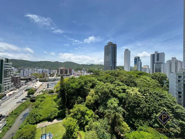 Apartamento para Venda em Balneário Camboriú/SC Centro 2 Quartos