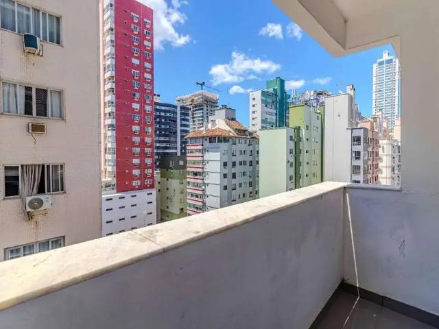 Apartamento para Venda em Balneário Camboriú/SC Centro 3 Quartos