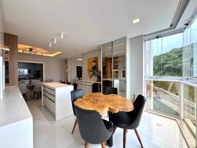 Apartamento para Venda em Balneário Camboriú/SC Pioneiros 4 Quartos