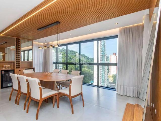 Apartamento para Venda em Balneário Camboriú/SC Pioneiros 4 Quartos