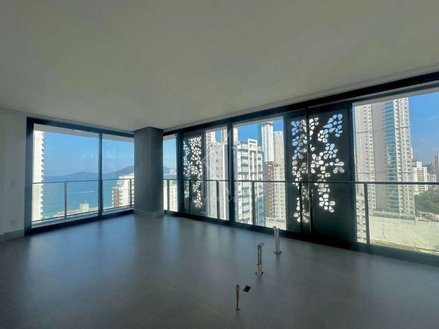 Apartamento para Venda em Balneário Camboriú/SC Pioneiros 4 Quartos