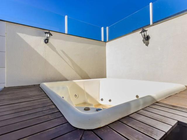 Apartamento para Venda em Balneário Camboriú/SC Praia dos Amores 3 Quartos