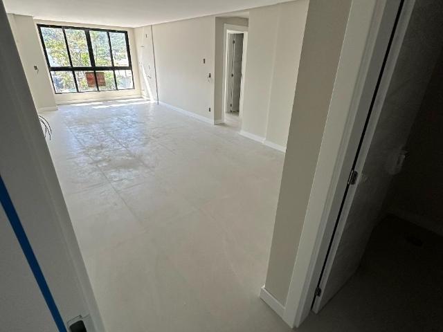 Apartamento para Venda em Balneário Camboriú/SC Praia dos Amores 2 Quartos
