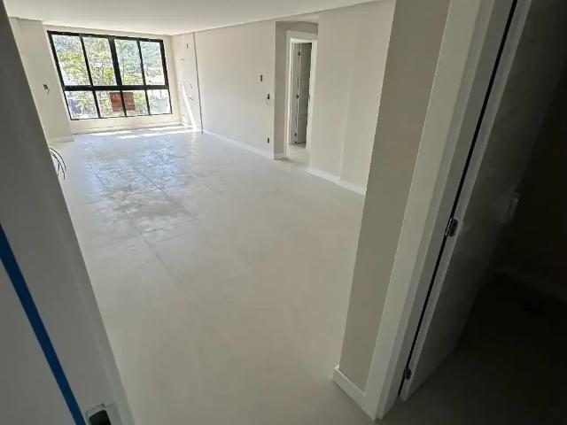 Apartamento para Venda em Balneário Camboriú/SC Praia dos Amores 2 Quartos
