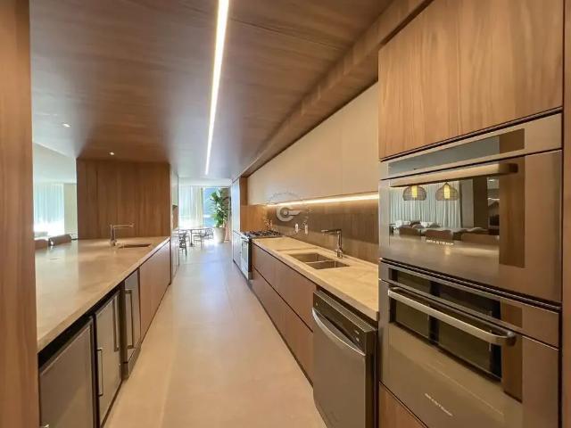 Apartamento para Venda em Balneário Piçarras/SC Centro 4 Quartos