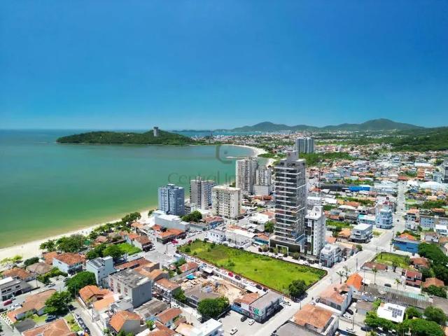 Apartamento para Venda em Balneário Piçarras/SC Centro 3 Quartos