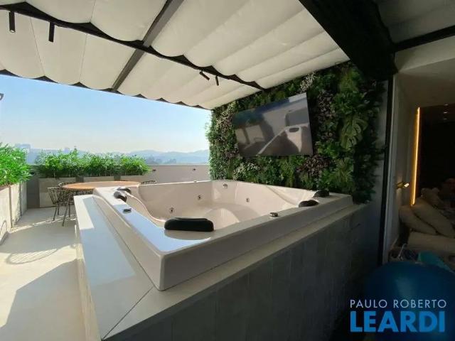 Apartamento para Venda em Barueri/SP Tamboré 2 Quartos