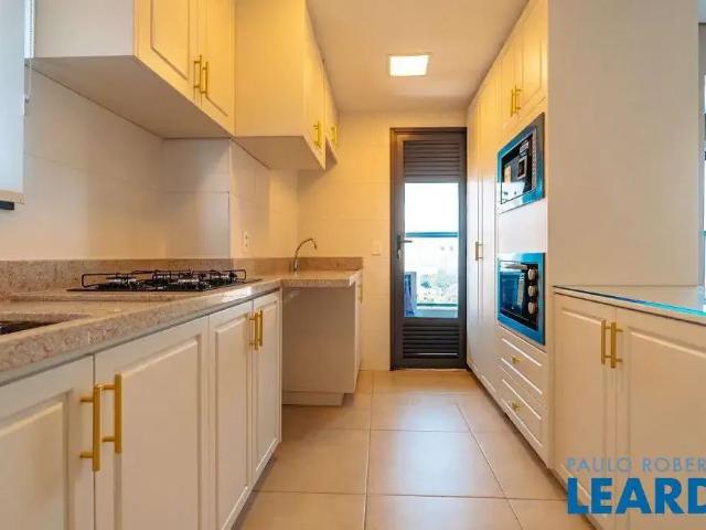 Apartamento para Venda em Barueri/SP Alphaville 2 Quartos