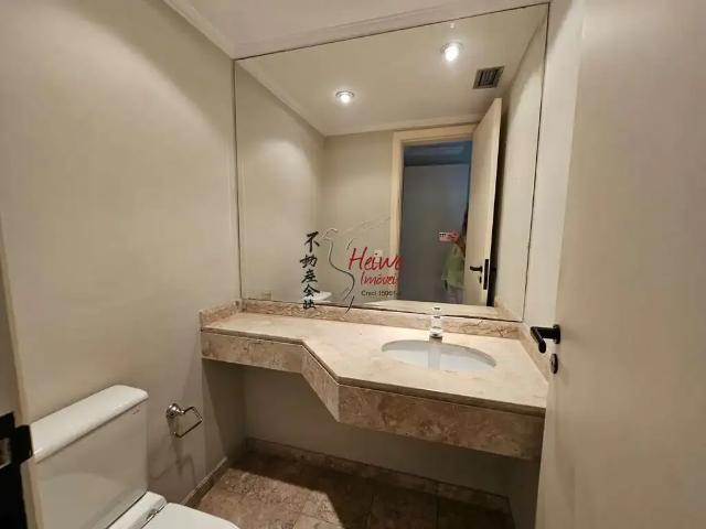 Apartamento para Venda em Barueri/SP Alphaville 4 Quartos