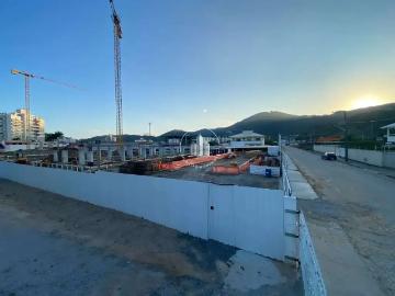 Balneário Piçarras - Garagem, Piscina, Churrasqueira