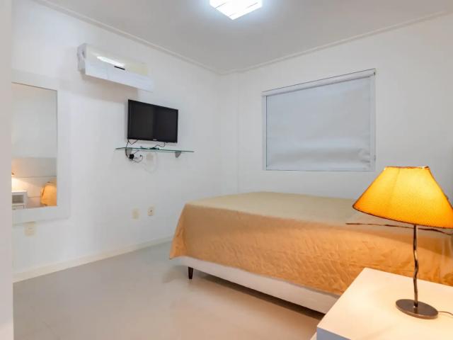 Apartamento para Venda em Bombinhas/SC Bombas 2 Quartos