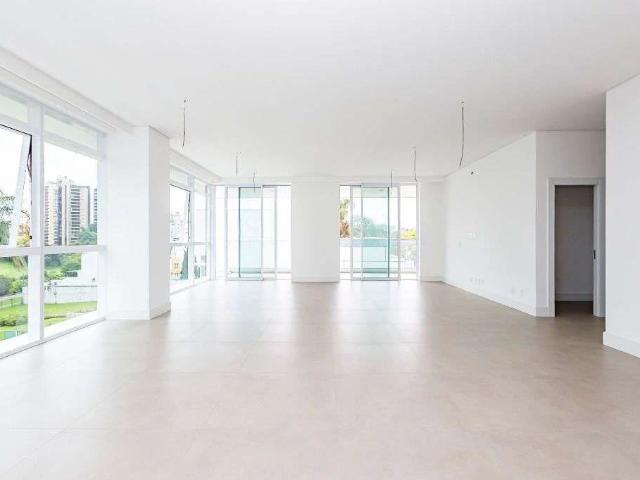 Apartamento para Venda em Curitiba/PR Cabral 3 Quartos