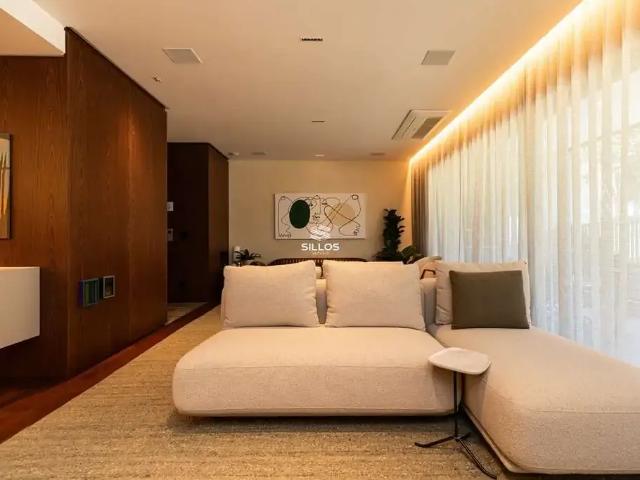 Apartamento para Venda em Curitiba/PR Cabral 4 Quartos