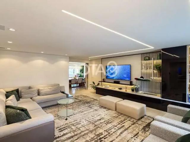 Apartamento para Venda em Curitiba/PR Cabral 4 Quartos