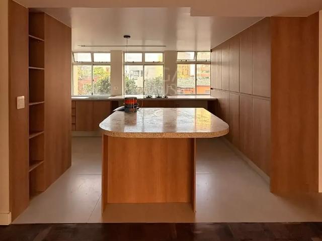 Apartamento para Venda em Curitiba/PR Centro 3 Quartos