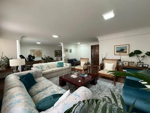 Apartamento para Venda em Curitiba/PR Centro 4 Quartos