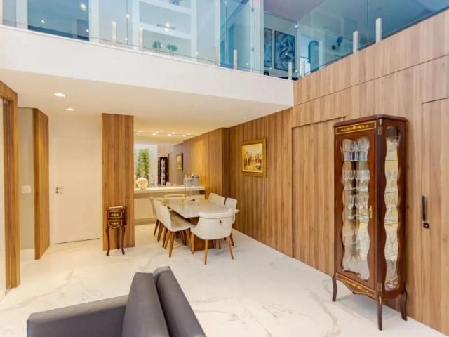 Apartamento para Venda em Curitiba/PR Água Verde 5 Quartos