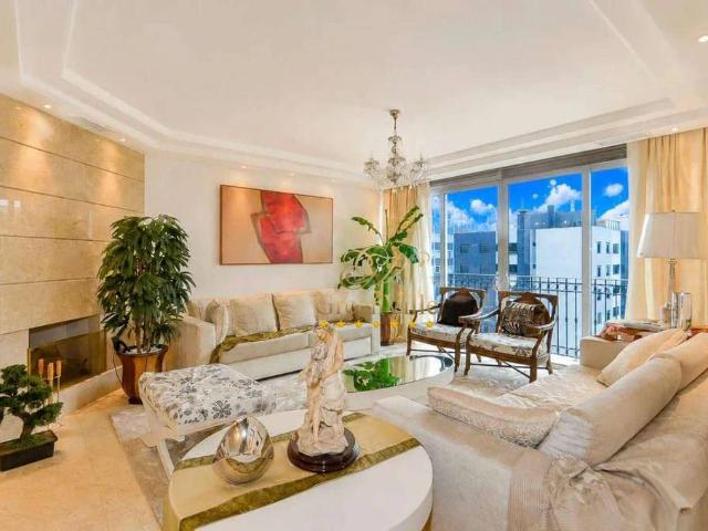 Apartamento para Venda em Curitiba/PR Batel 3 Quartos