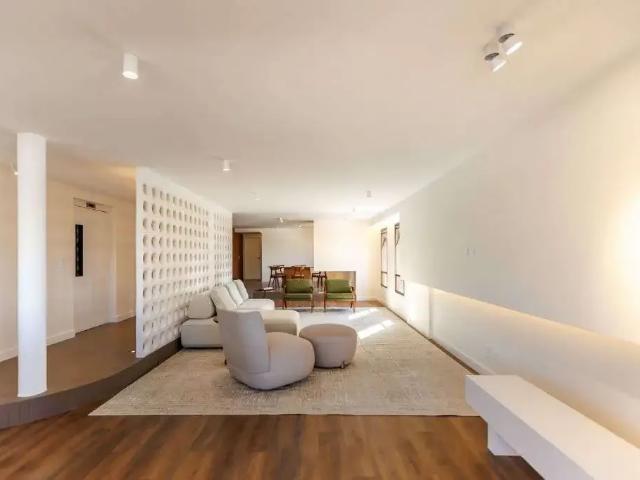 Apartamento para Venda em Curitiba/PR Batel 3 Quartos