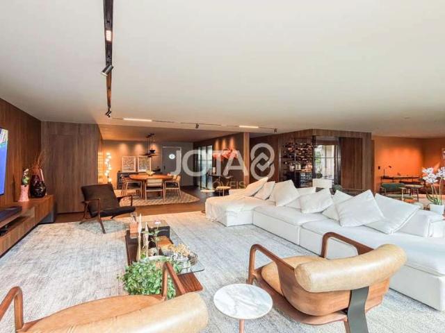 Apartamento para Venda em Curitiba/PR Batel 3 Quartos